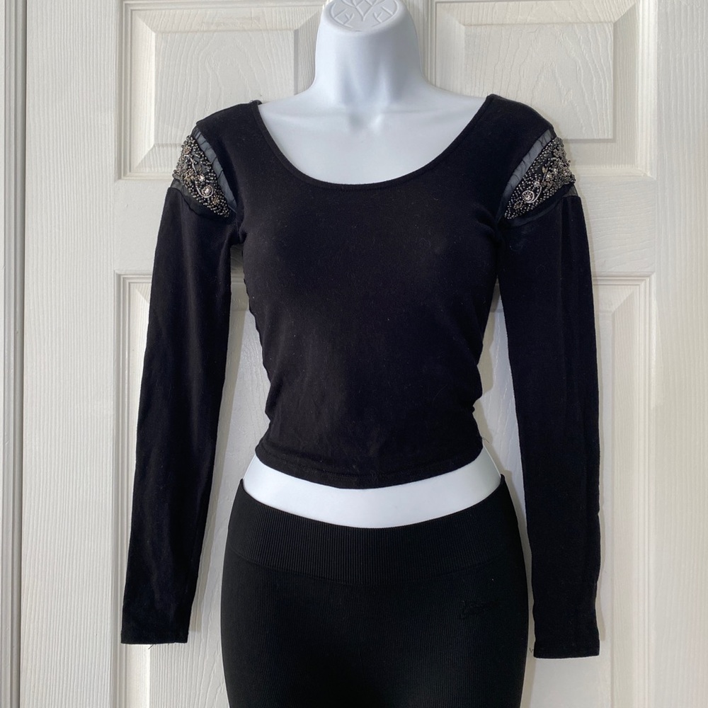 Urban Outfitters black crop top x-small